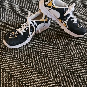 Pittsburgh Pens shoes M-7/F-9